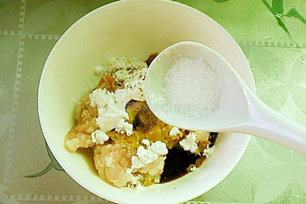 肉丁炒胡萝卜的做法图解7