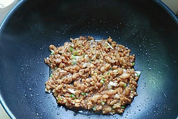 肉丁炒胡萝卜的做法图解10