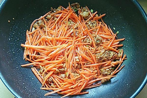 肉丁炒胡萝卜的做法图解11