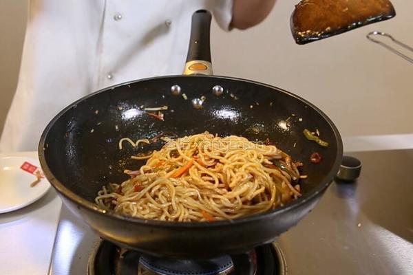 肉丝炒面的做法图解8