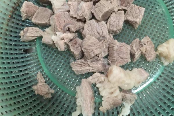 青萝卜炖牛腩的做法图解3