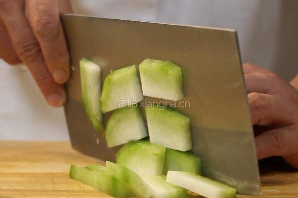 香菇冬瓜炒鸡片的做法图解1