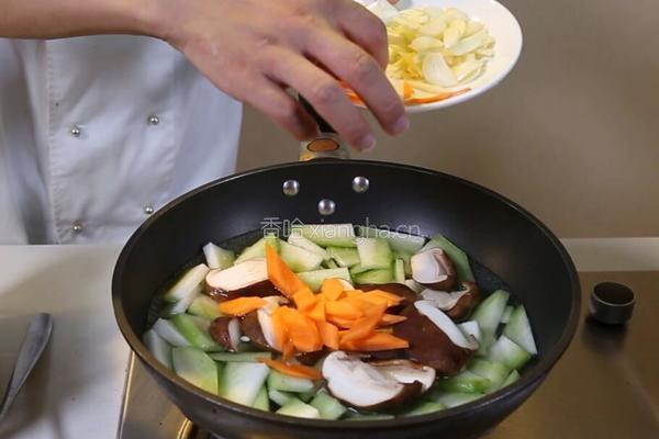 香菇冬瓜炒鸡片的做法图解5