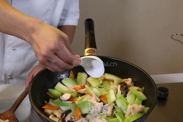香菇冬瓜炒鸡片的做法图解11