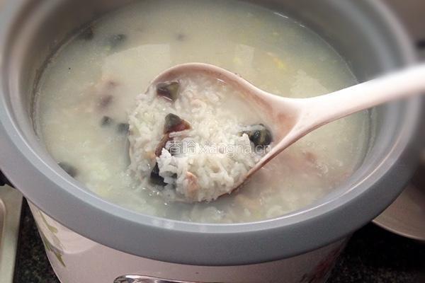 皮蛋瘦肉粥的做法图解7