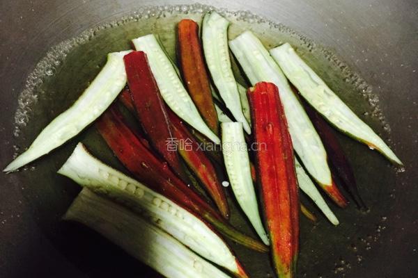 蒜蓉白灼秋葵的做法图解3
