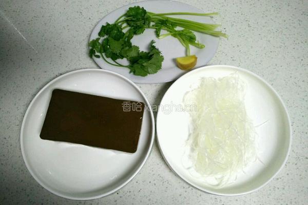 鸭血粉丝汤的做法图解1