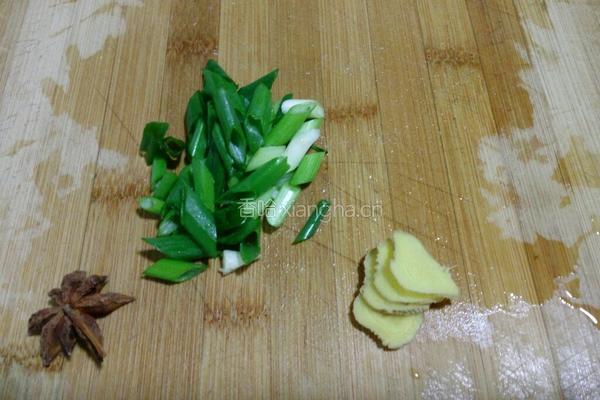 鸡腿炖蘑菇的做法图解2