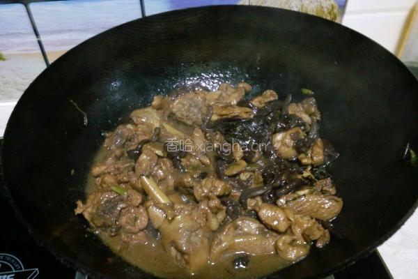 鸡腿炖蘑菇的做法图解9