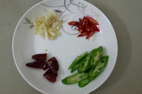 莲藕炒瘦肉的做法图解3
