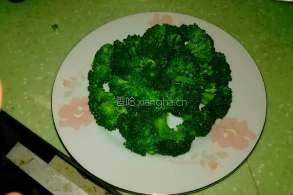 凉拌西兰花的做法图解3