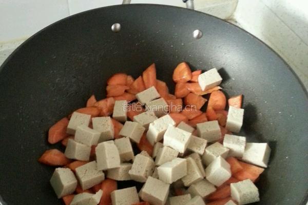 冻豆腐炒双花的做法图解2