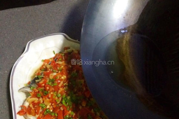剁椒鱼头的做法图解13