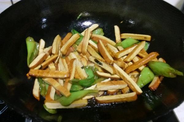 豆干炒辣椒的做法图解8