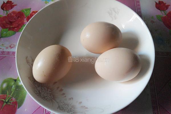 红枣桂圆鸡蛋汤的做法图解2
