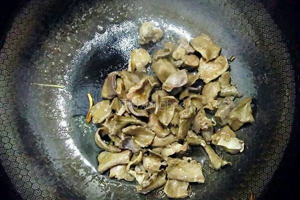 洋葱炒猪心的做法图解9