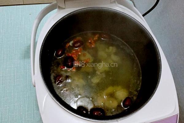 香菇红枣鸡腿汤的做法图解5