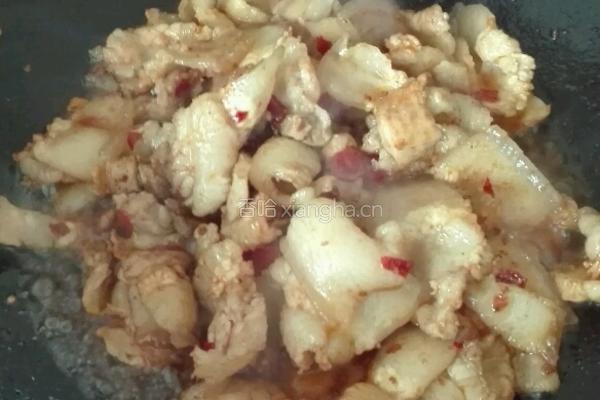 蒜苗炒肉的做法图解4