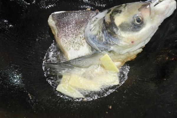 砂锅天麻炖胖🐠头的做法图解2