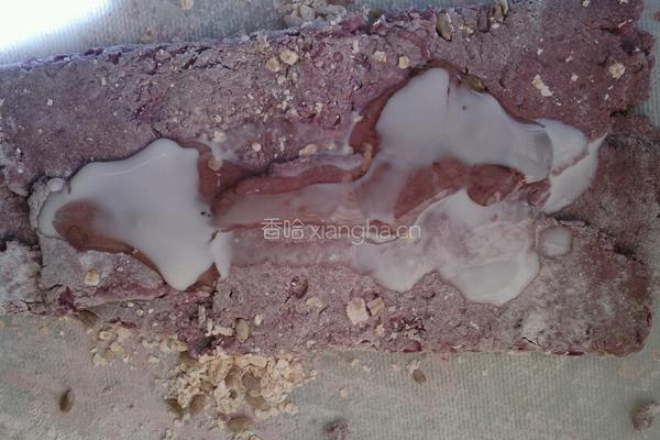 哈康面包（坚果紫薯蜜奶软欧）的做法图解2