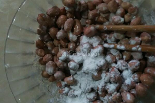 油炸脆皮花生的做法图解3