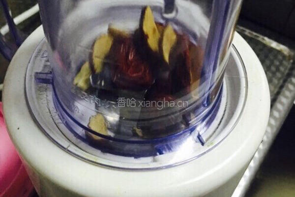 枣泥无油酸奶蛋糕的做法图解2