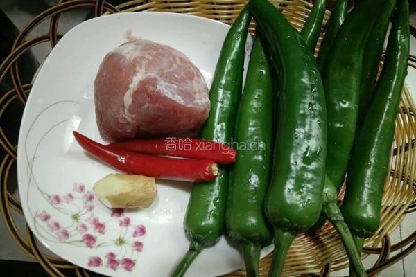 青椒炒肉丝的做法图解1