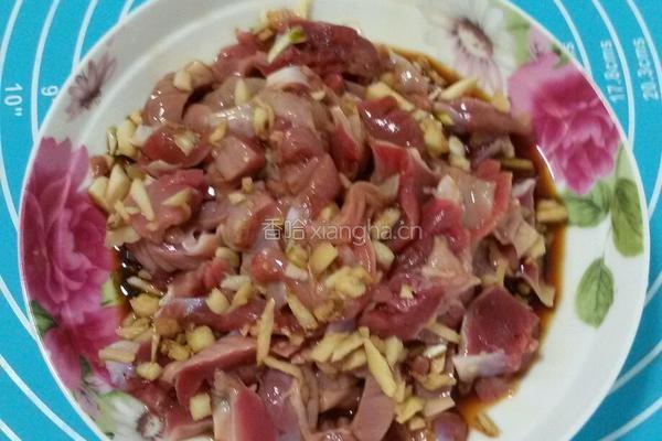 豆角炒鸡胗的做法图解4