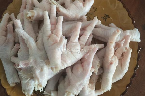 泡椒凤爪的做法图解1