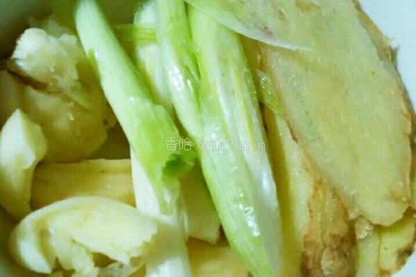 土豆焖鸡的做法图解2