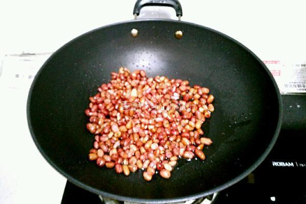 油炸花生米的做法图解2