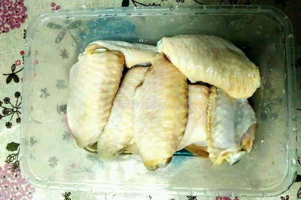 可乐鸡翅盖浇饭的做法图解1