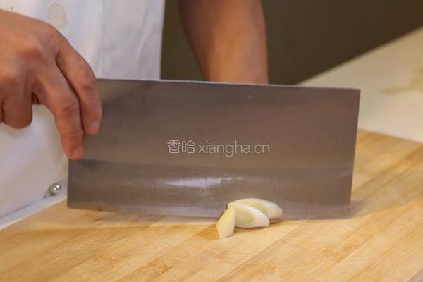 红扒肘子的做法图解3