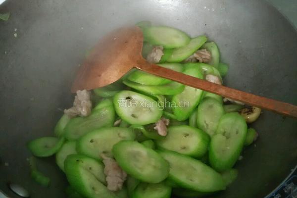 丝瓜炒肉片的做法图解9