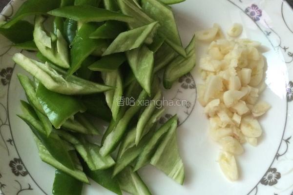 青椒炒牛肉的做法图解3