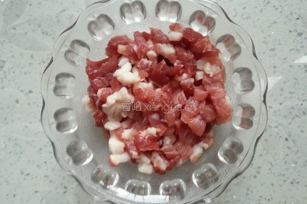 香菇猪肉卤酱面的做法图解1