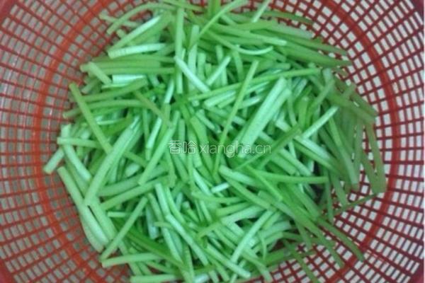香辣红薯杆的做法图解1