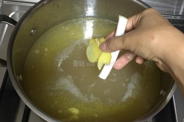 鲜虾鸡肉粥的做法图解3