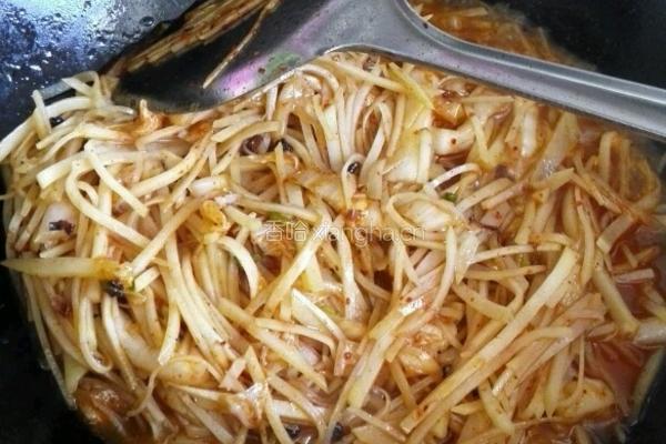 酸菜土豆丝的做法图解8
