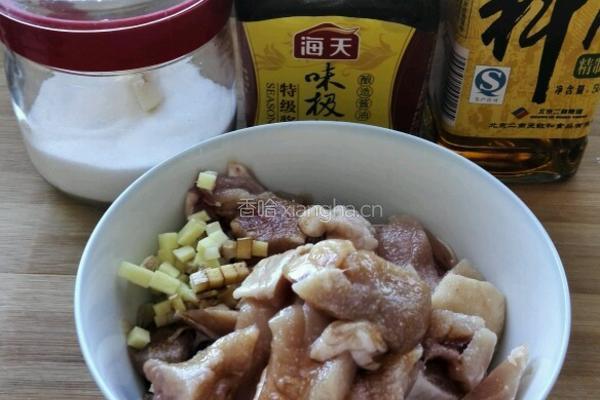 红烧鸡块烧土豆的做法图解1