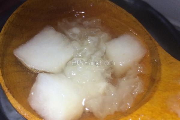 银耳雪梨红枣羹的做法图解4