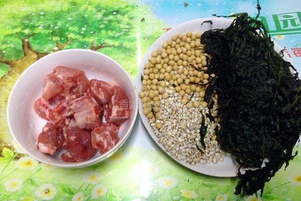 排骨海带汤的做法图解1