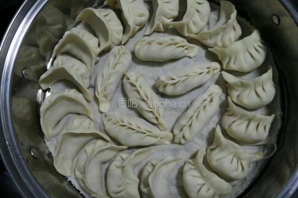香菇胡萝卜瘦肉蒸饺的做法图解12