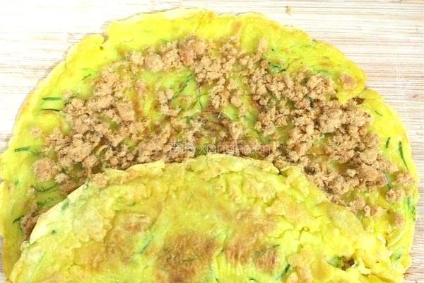 黄瓜肉松番茄酱鸡蛋饼的做法图解14