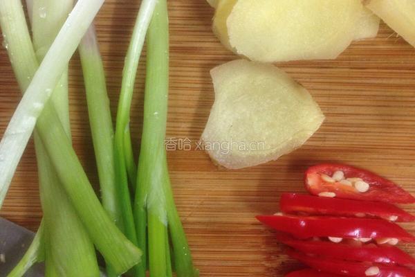 秘制梭子鱼蒸鱼泡的做法图解2