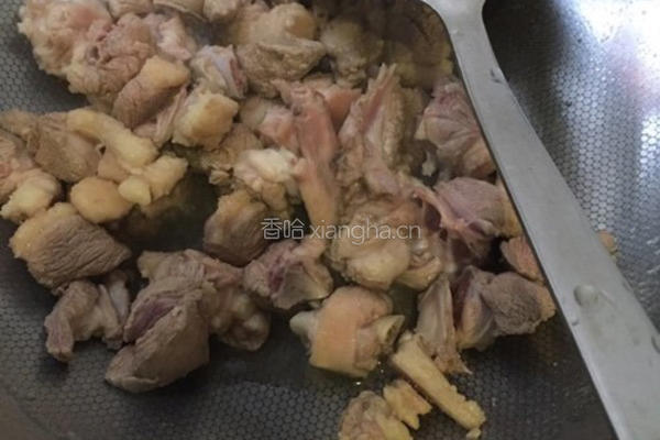 酸豆角炒鸭肉的做法图解3
