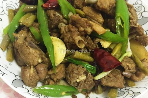 酸豆角炒鸭肉的做法图解8