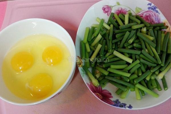蒜苔炒鸡蛋的做法图解1