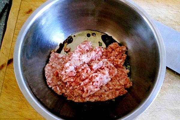 层层香羊肉饼的做法图解3