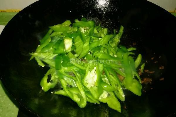 尖椒炒鸡蛋的做法图解6